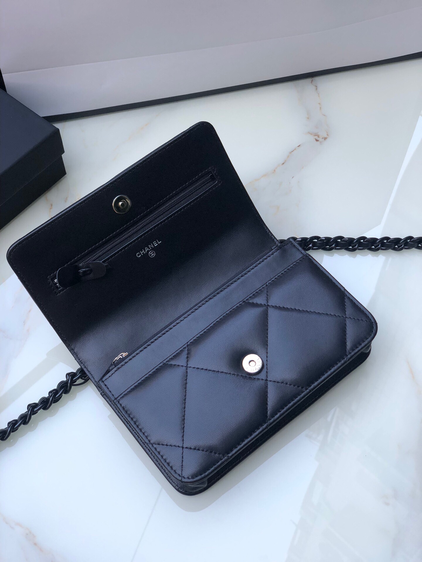 TOP CHANEL Calfskin 19 WOC Bags 19X11.5X7cm - Black/White