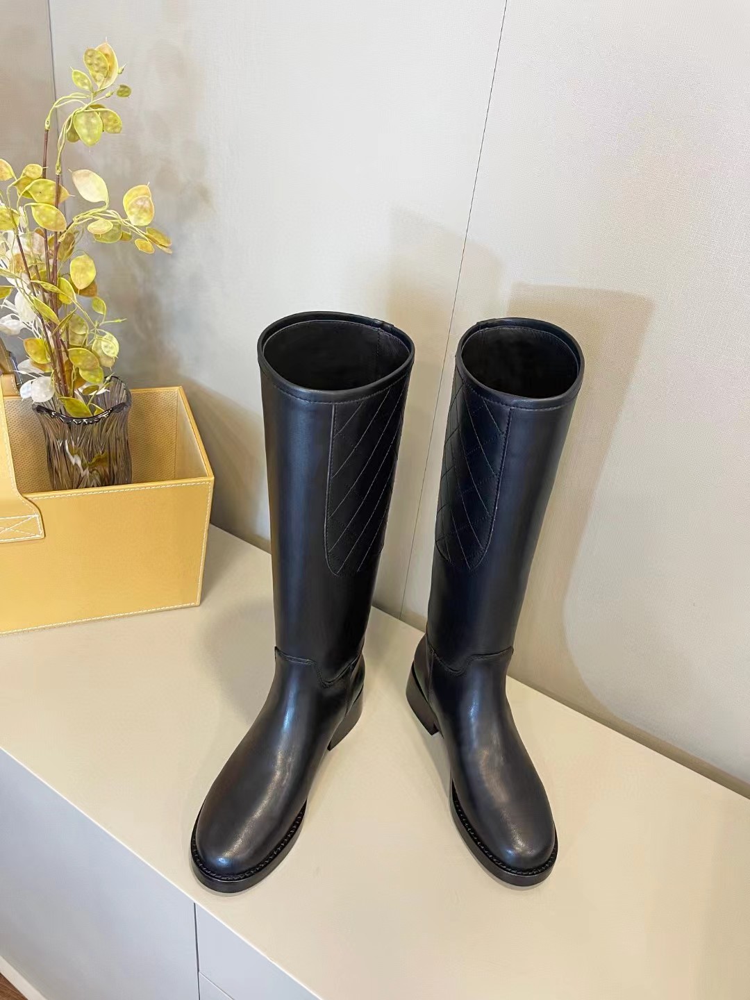 TOP CHANEL New Cowhide Boots - Black