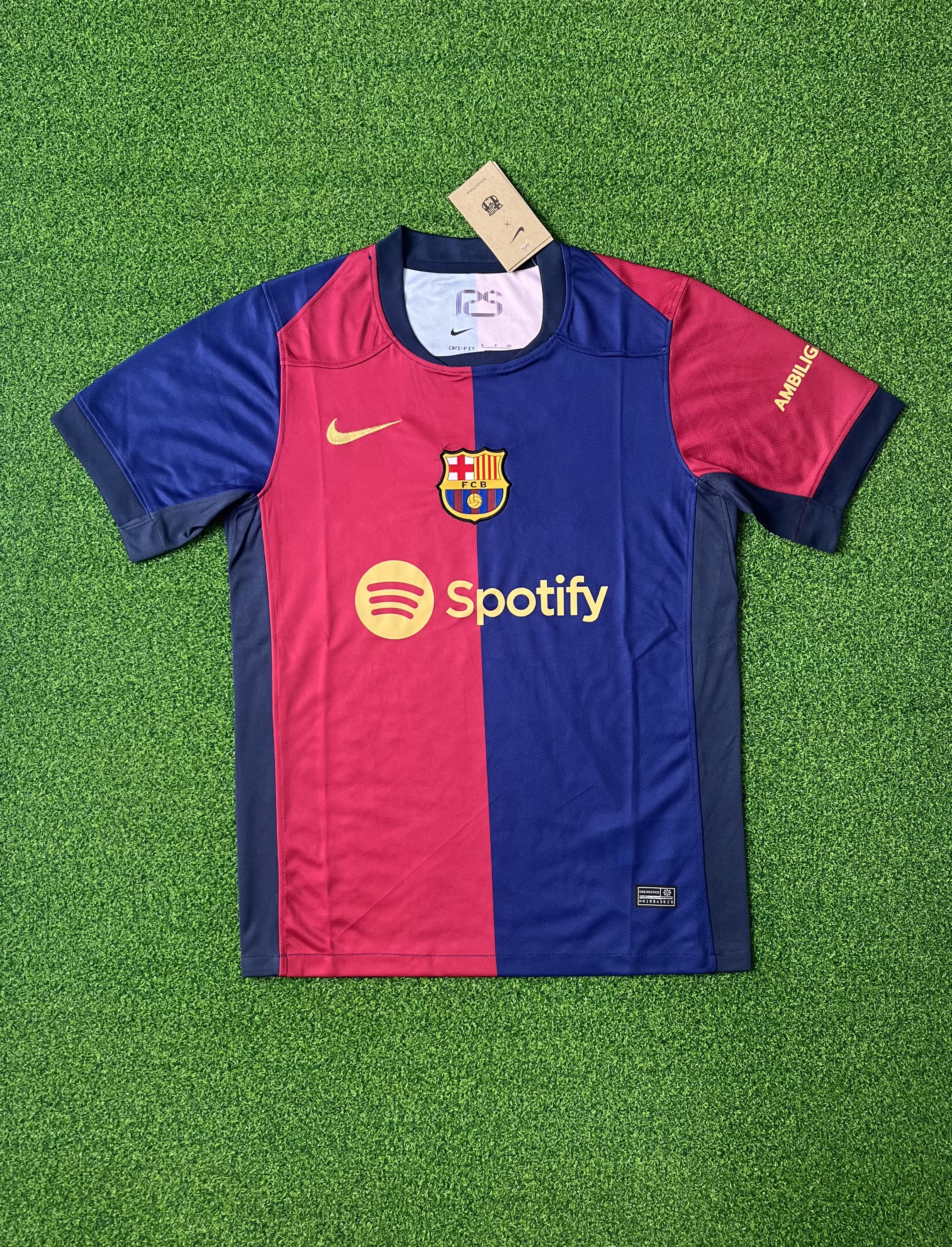 2425 Barcelona home jersey.Player embroidery version