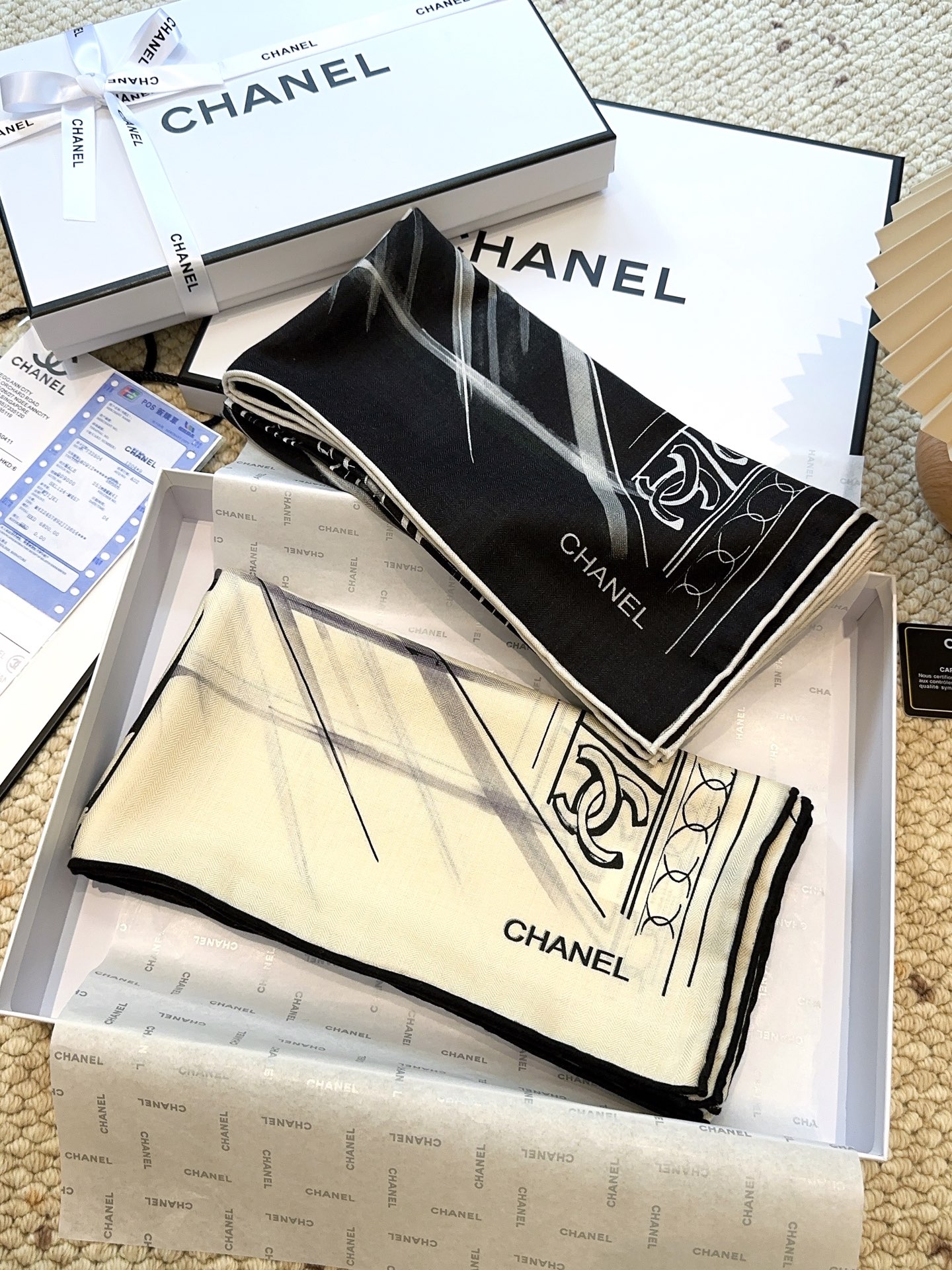 TOP CHANEL CC Scarf 140x140cm - 2 Color