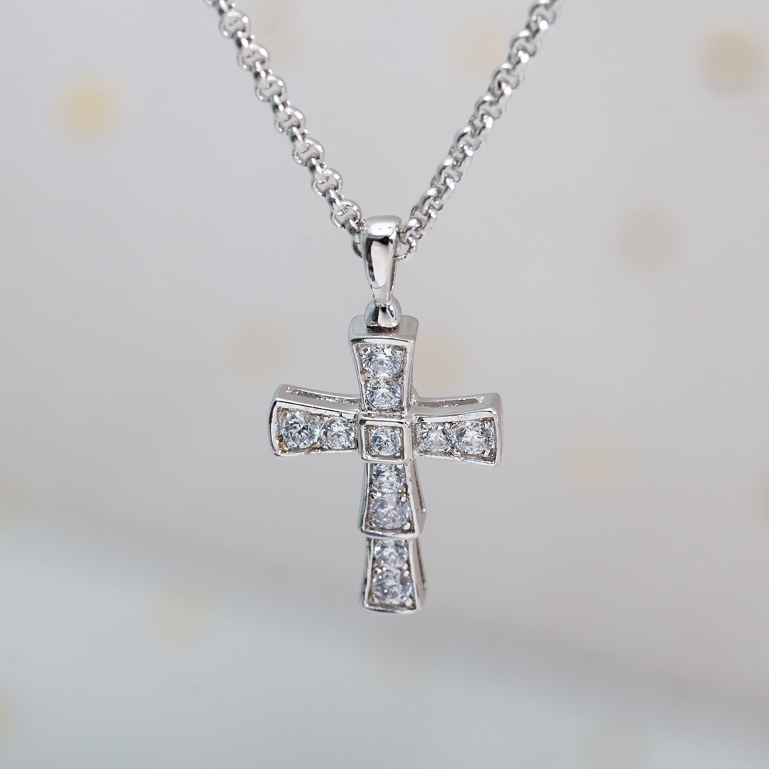 TOP BVLGARI Snake Bone Cross Necklace - Silver