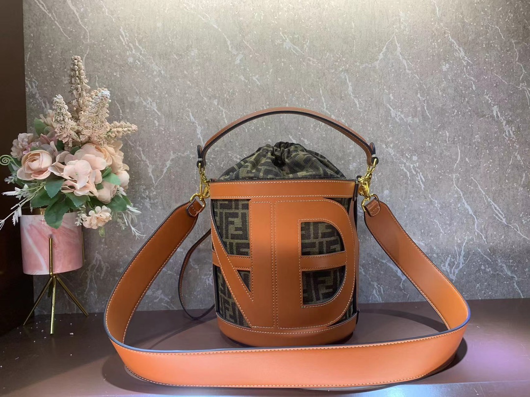 TOP FENDI Step Out Straw Material Small Bucket Bag - Four Colors