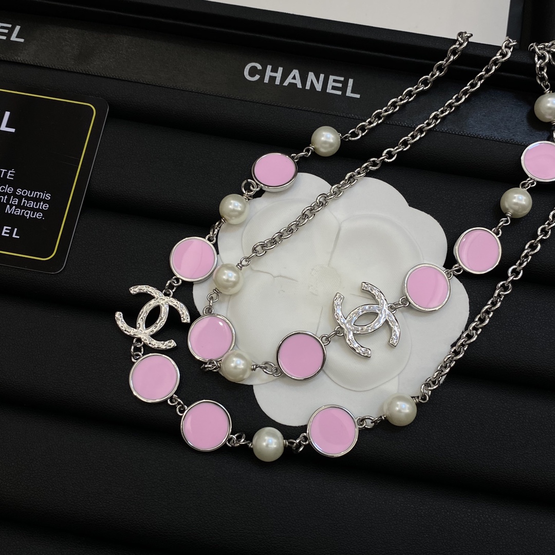 TOP CHANEL Sweater Chain with Pearl - 2 Color