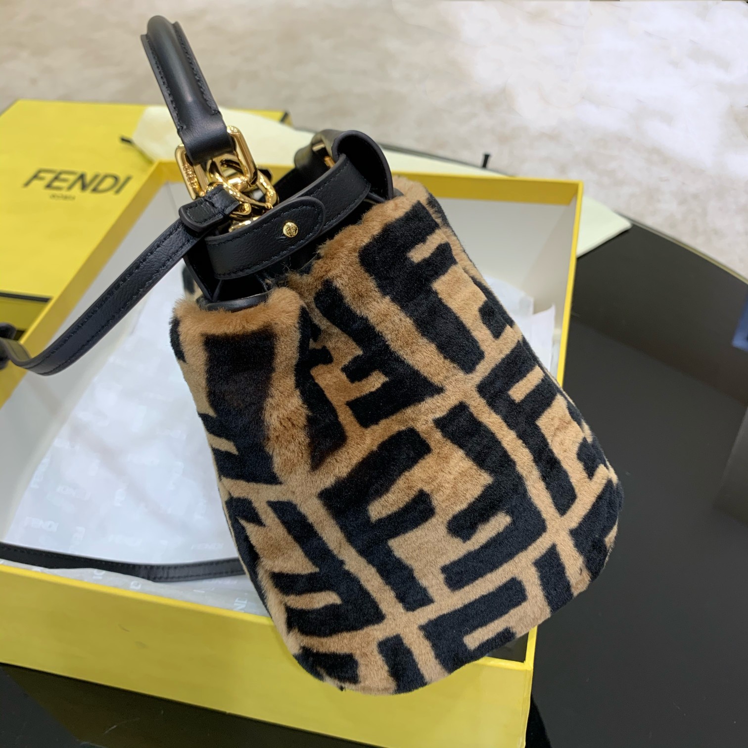 TOP FENDI FF Peekaboo Bag Wool 27x25x14cm - Brown