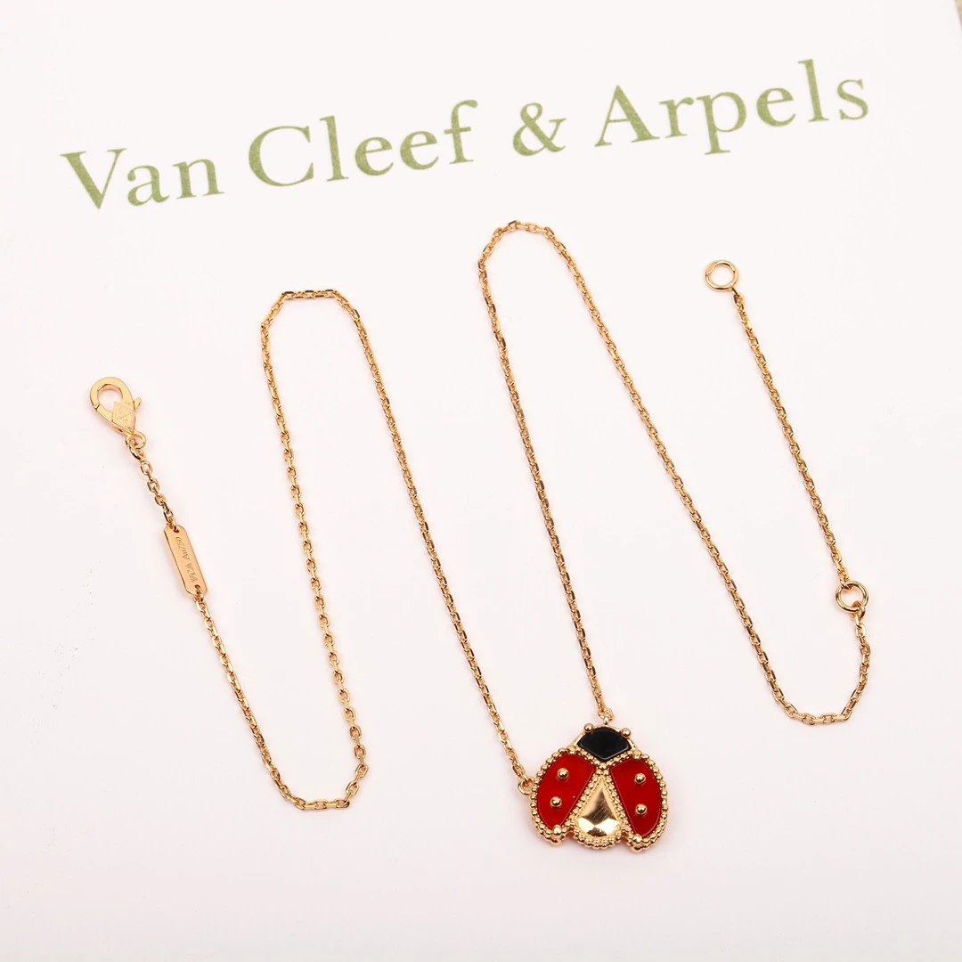 Van Cleef&Arpels VCA coccinella septempunctata Necklace