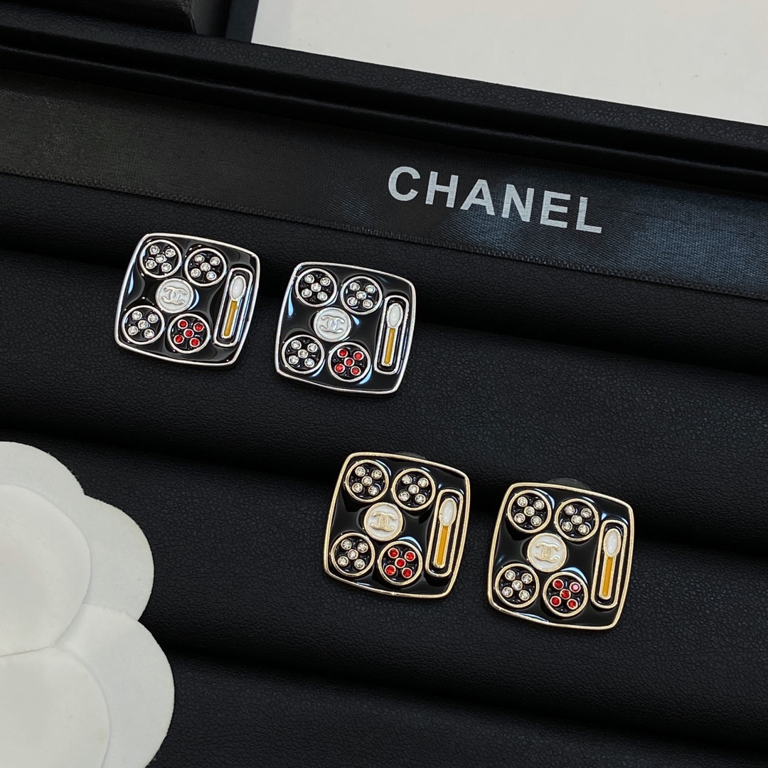 TOP CHANEL  Earrings-2 Colors