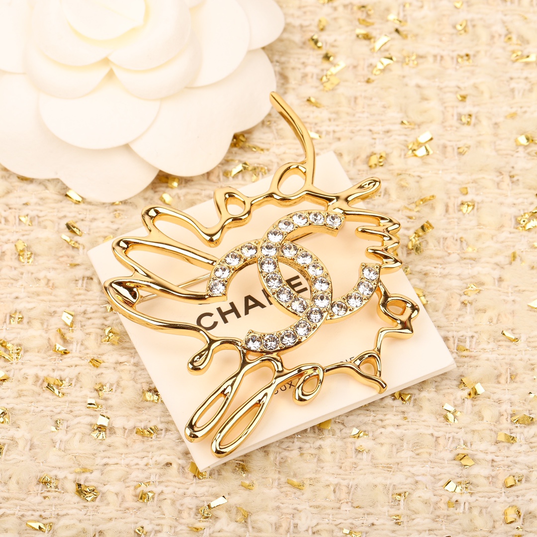 TOP CHANEL Vintage Cursive Script Letters Brooch