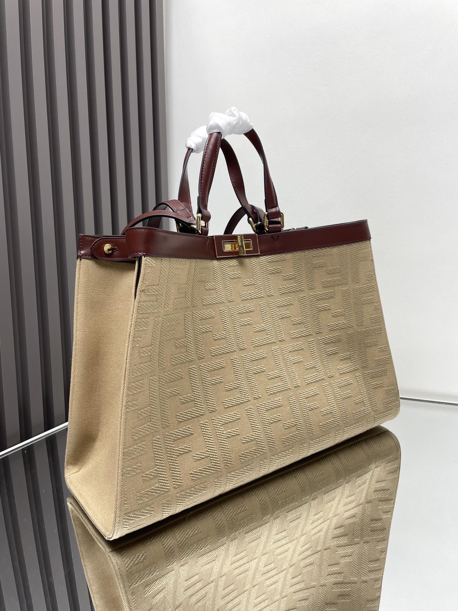 TOP FENDI FF Peekaboo Bag 41x16x30cm - Beige