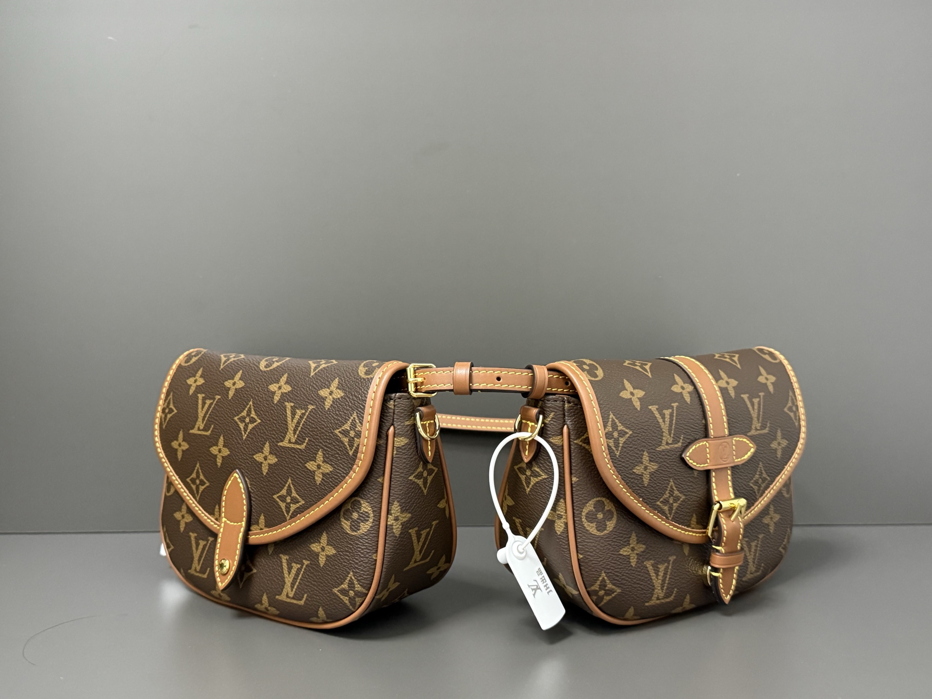 TOP Louis Vuitton LV Duo BB Waist Bag 14 x 6 x 19 cm - Brown