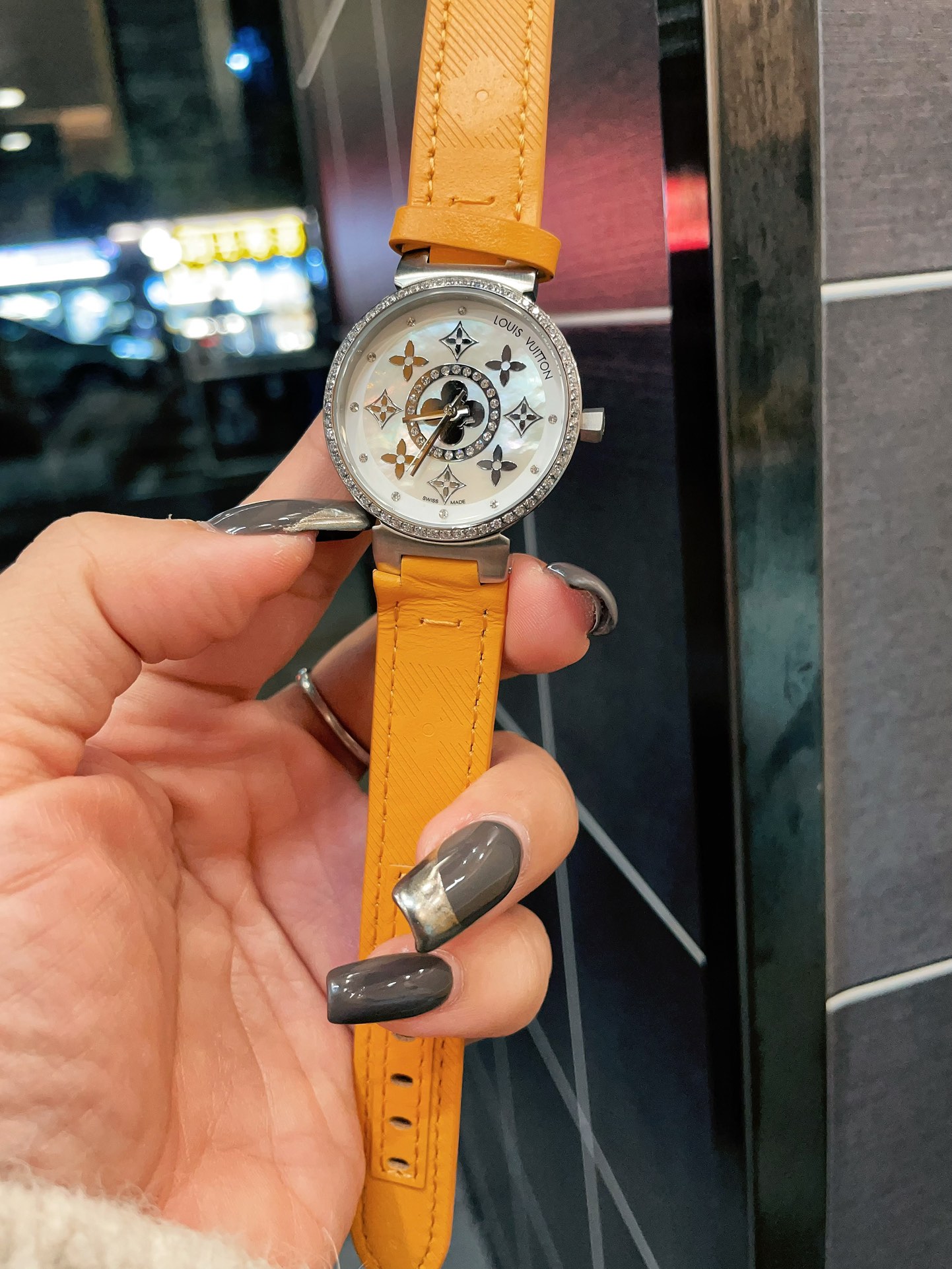 TOP Louis Vuitton LV  Watch 34mm - Yellow