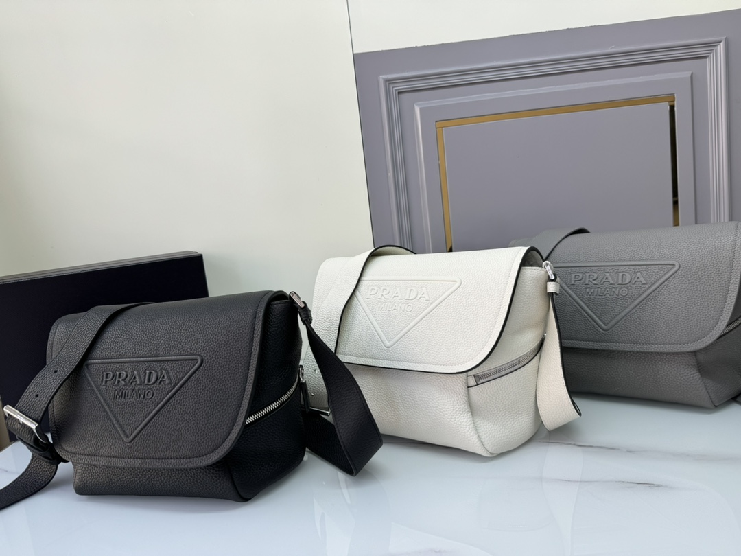 TOP PRADA Flap Messenger Bag Leather 22x22x12cm - 3 Color