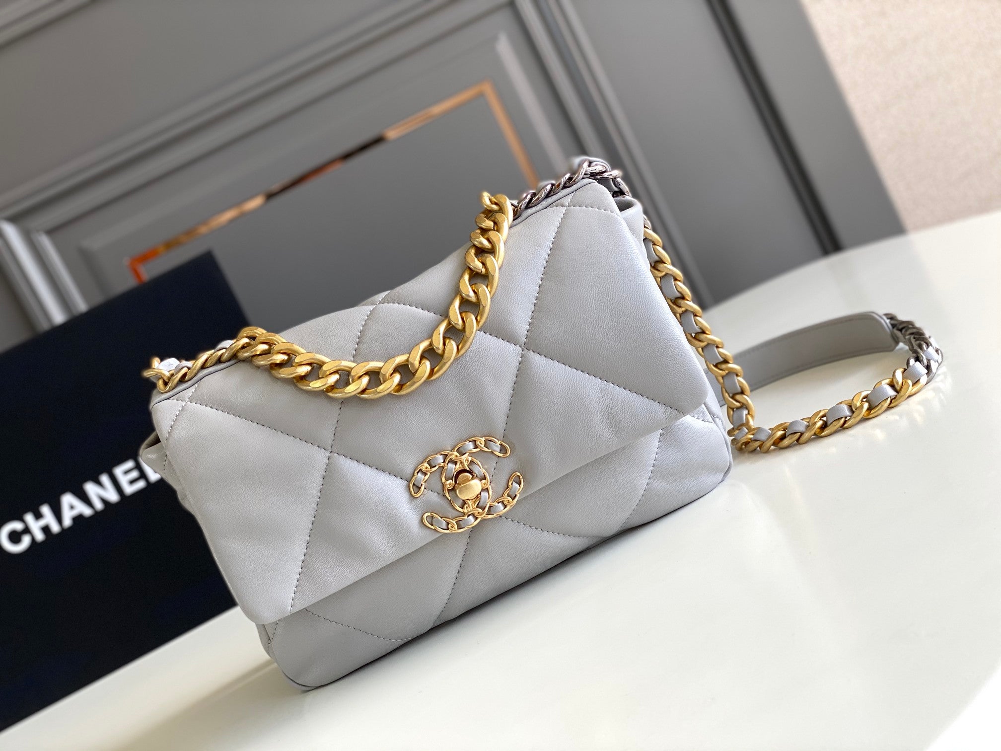 TOP CHANEL 19 Bag Small 26cm - Light Grey