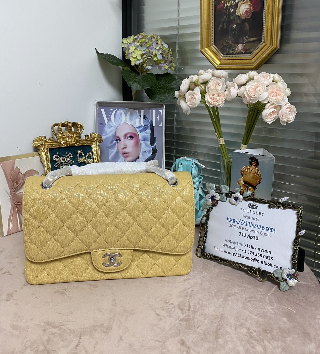 TOP CHANEL Classic Flab bag Bag 30 cm - Apricot