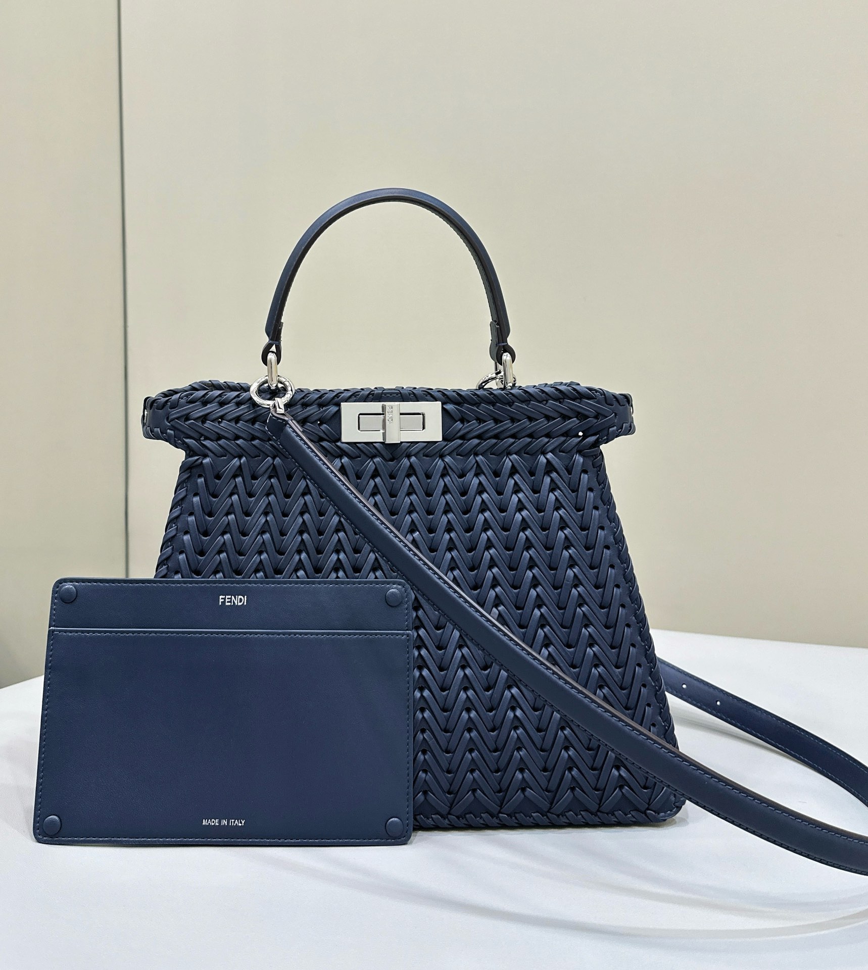 TOP FENDI Peekaboo ISeeU Handbag 33*12*25cm- Blue