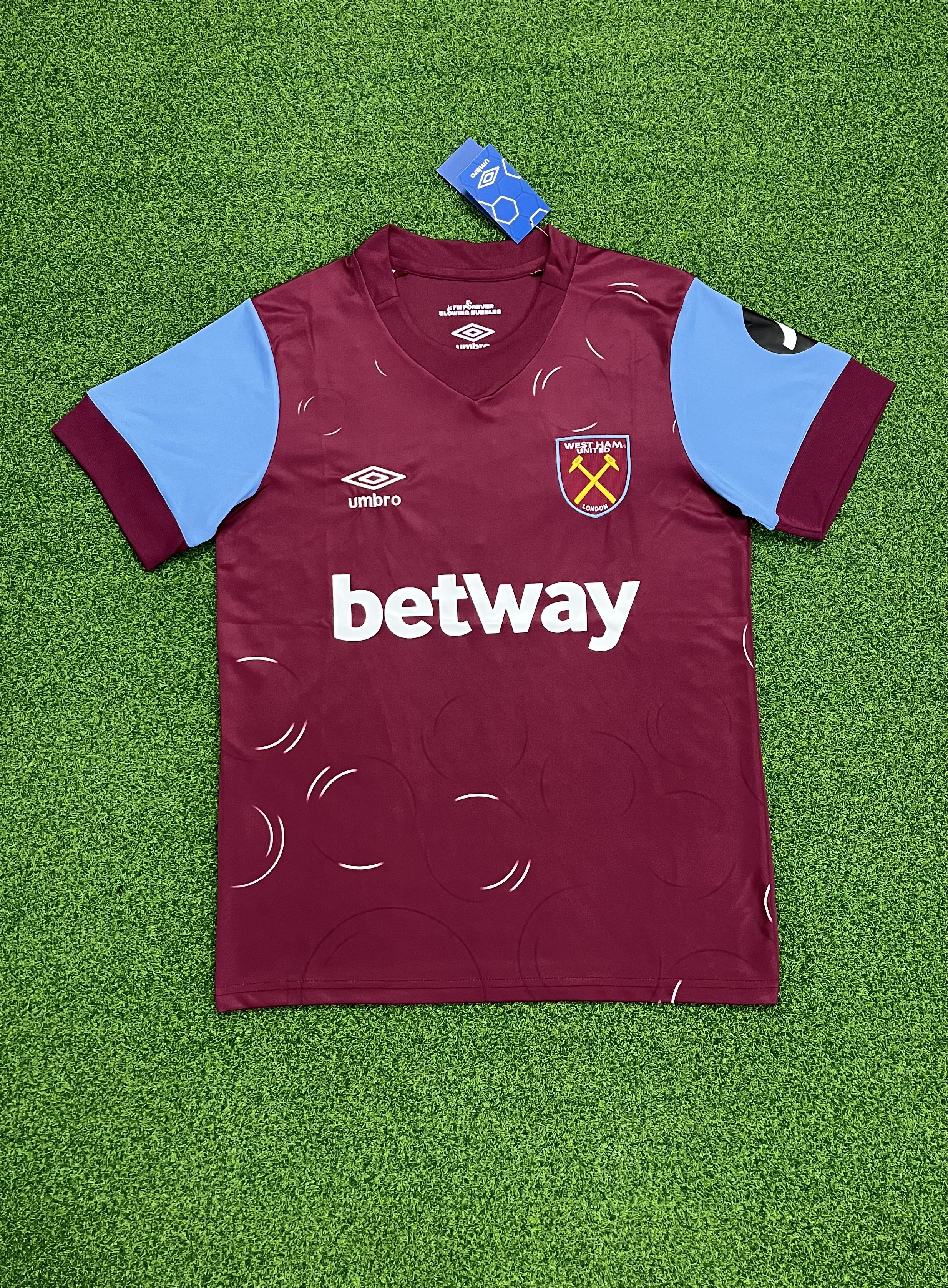 2425  West Ham Home jersey.Player embroidery version