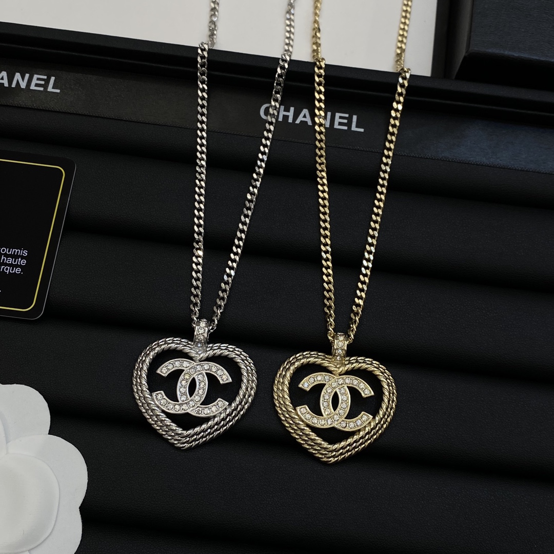 TOP CHANEL CC Necklace with Heart Pendant - 2 Color