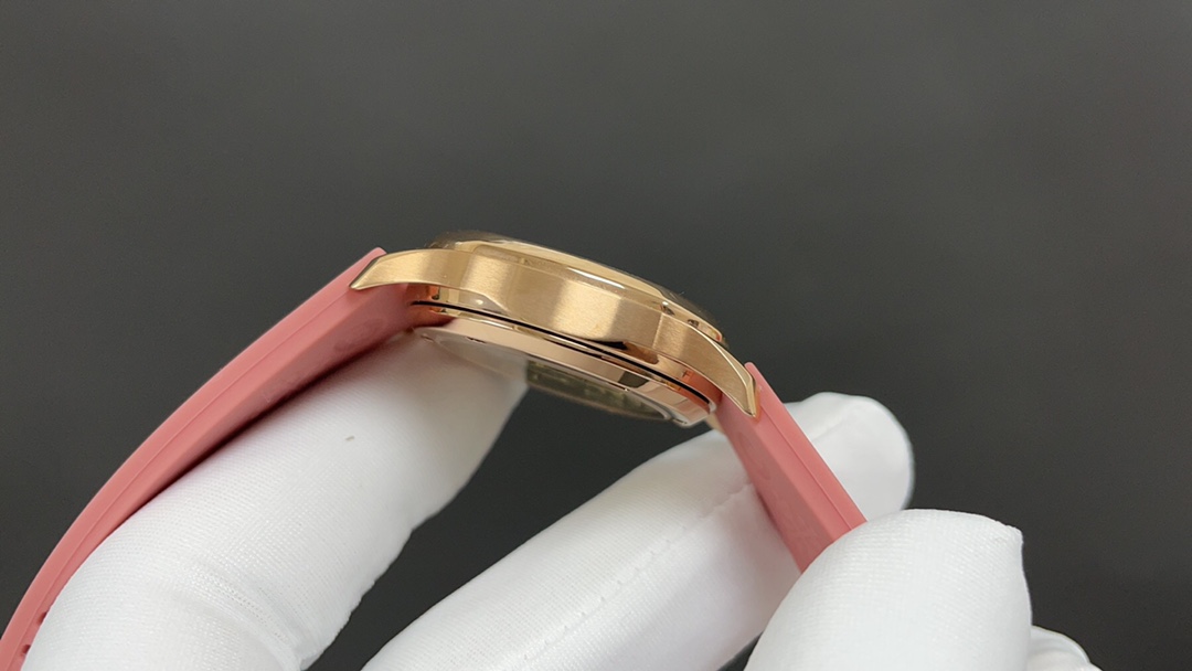 TOP Patek Philippe AQUANAUT Women's 35.6mm Watch - Dark Pink with Gold