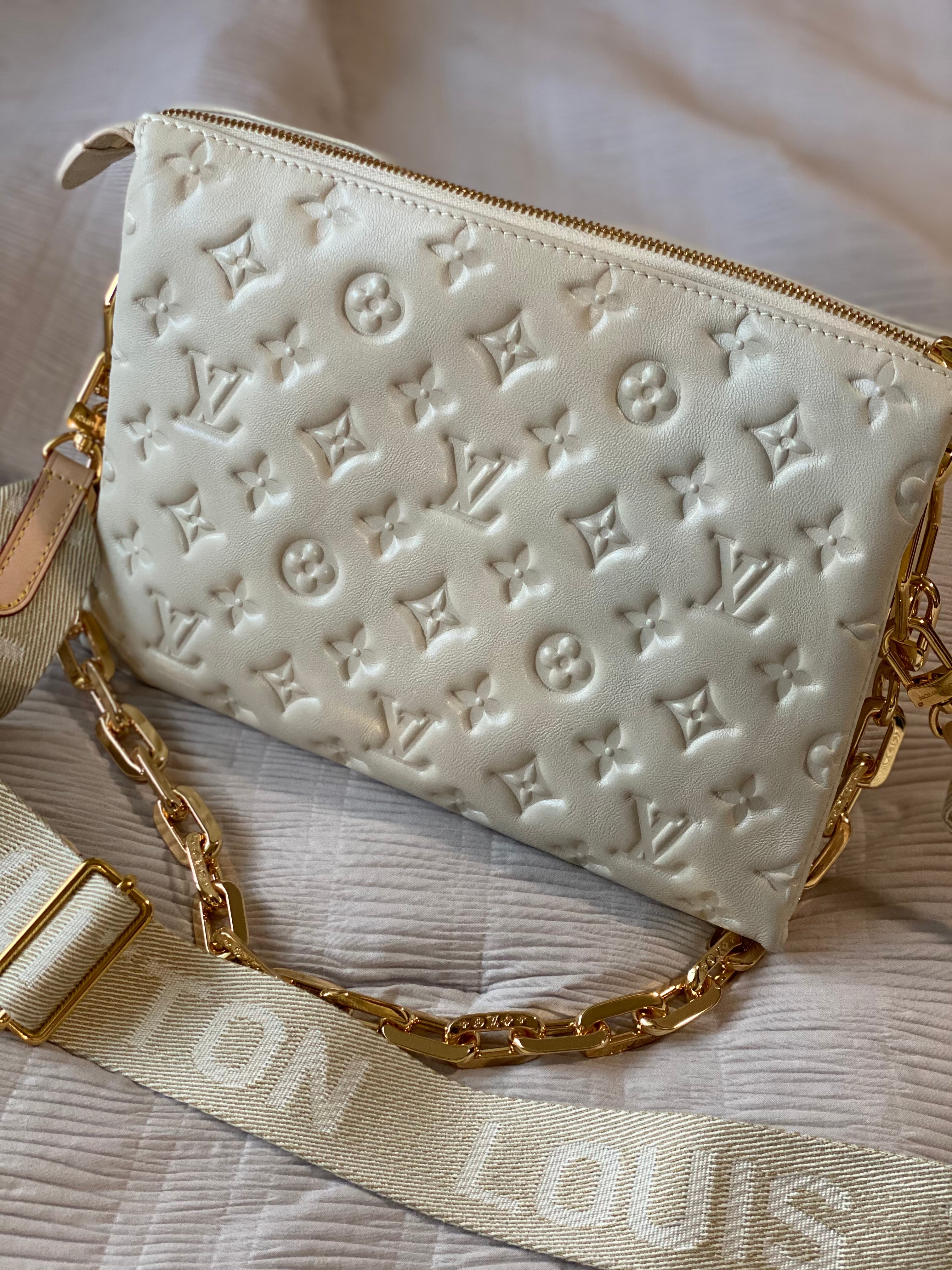 TOP Louis Vuitton LV Coussin 26x20x12cm - Cream