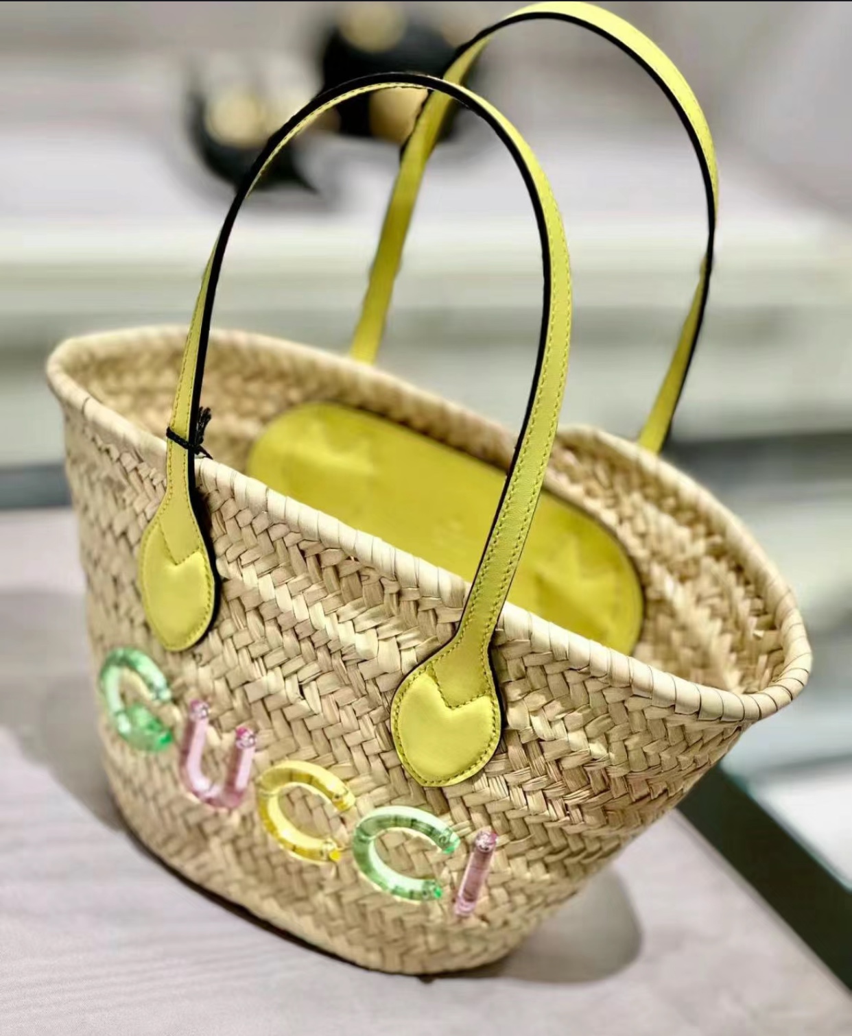 TOP GUCCI Mini Straw Tote Bag with Gucci Logo - 20.5 x 19.5 x 13 cm