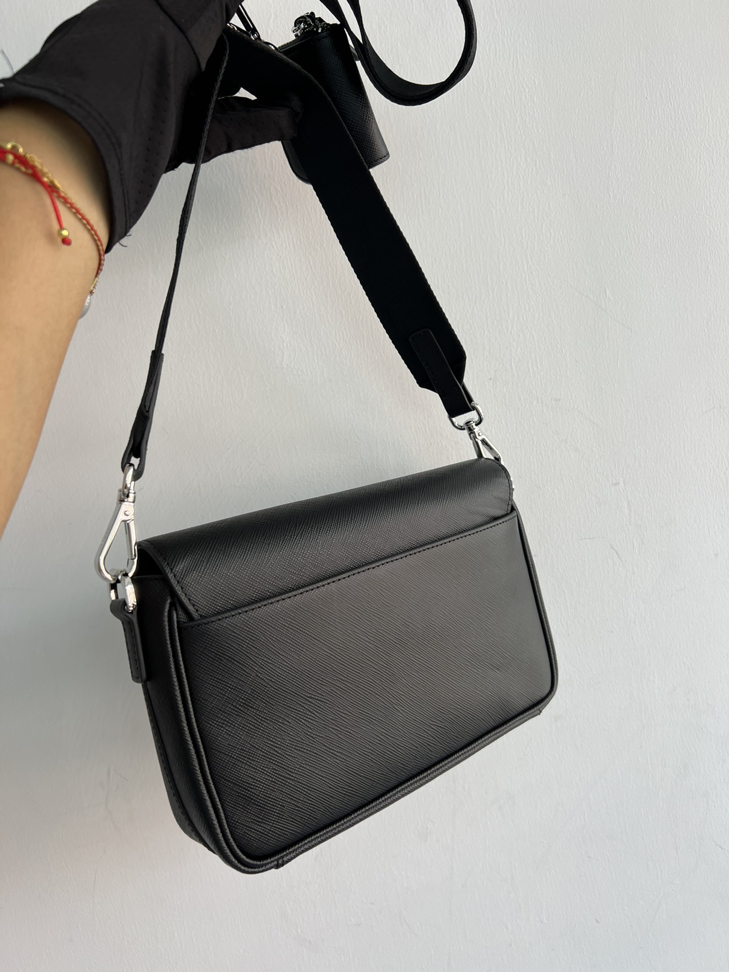 TOP PRADA Shoulder Bag Saffiano Leather 22x14.5x5cm - Black