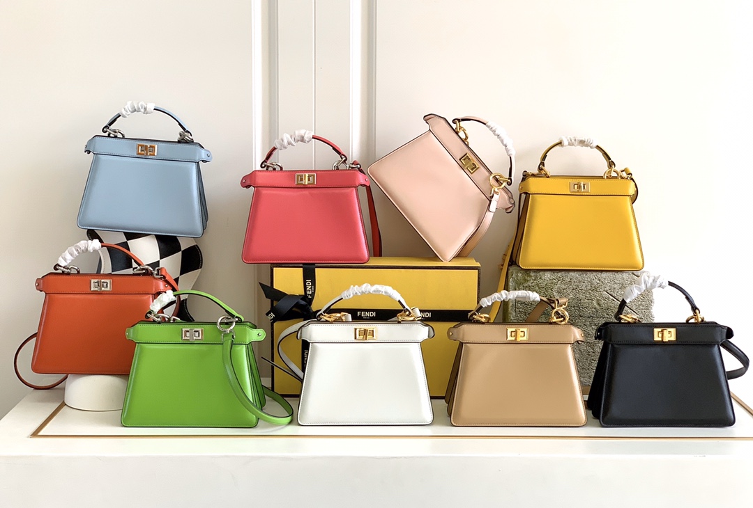 TOP FENDI Iconic Peekaboo ISeeU Bag Lambskin Mini 20x11x15.5cm - 9 Color