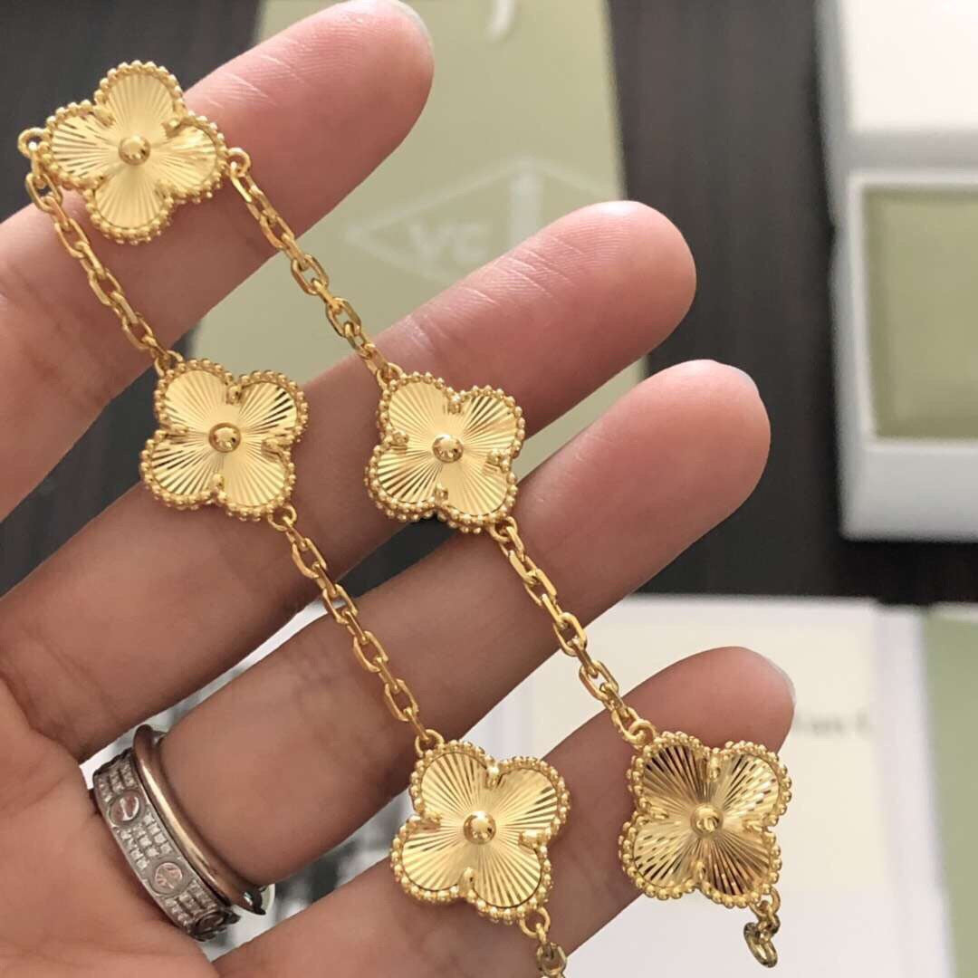 TOP Van Cleef & Arpels VCA 5 Motifs Alhambra Bracelet - Gold