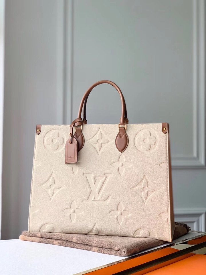 TOP Louis Vuitton LV  On The Go Bag  41/34/19cm- Cream