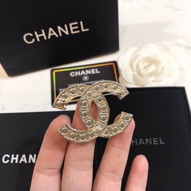 TOP CHANEL Double C Pearl Classic Brooch