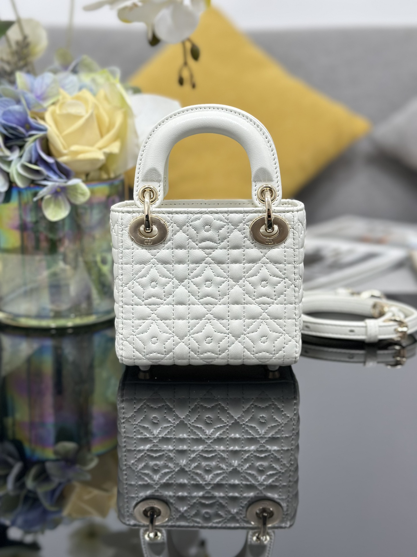 TOP Christian Dior Lady Lucky Star Leather Bag 17*7*15cm - White&GHW