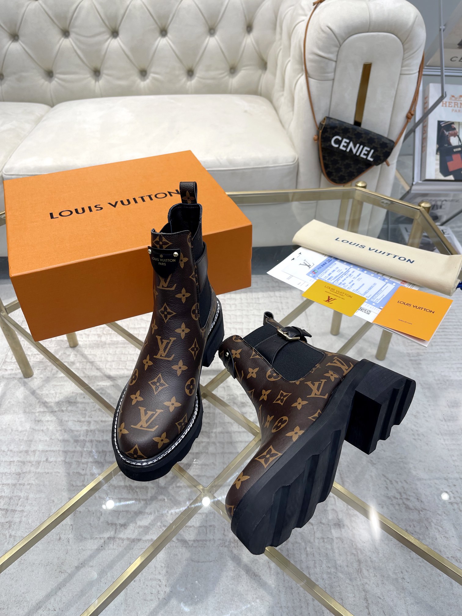 TOP Louis Vuitton LV Short Boots with Logo Leather Label - 4 Colors