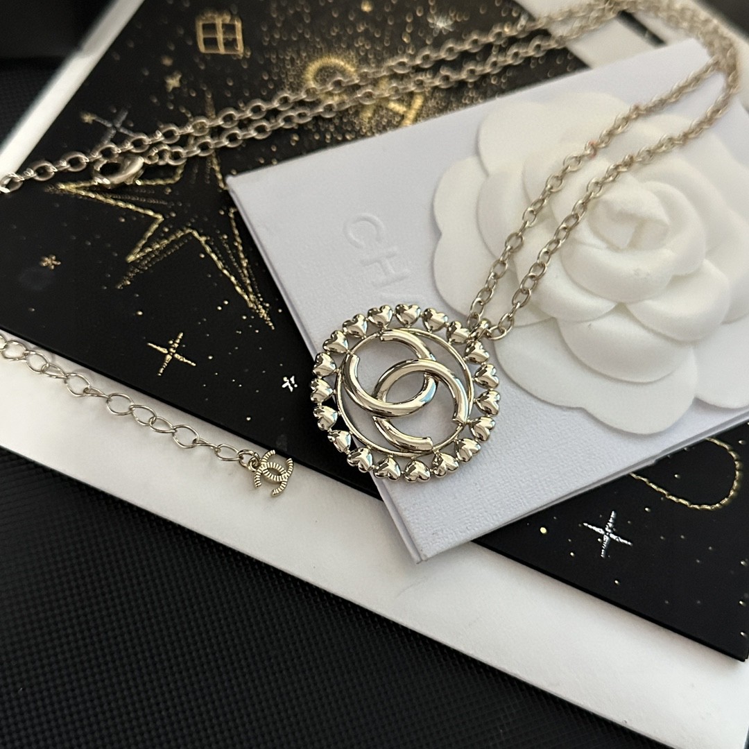 TOP CHANEL Double C Heart Necklace - Silver