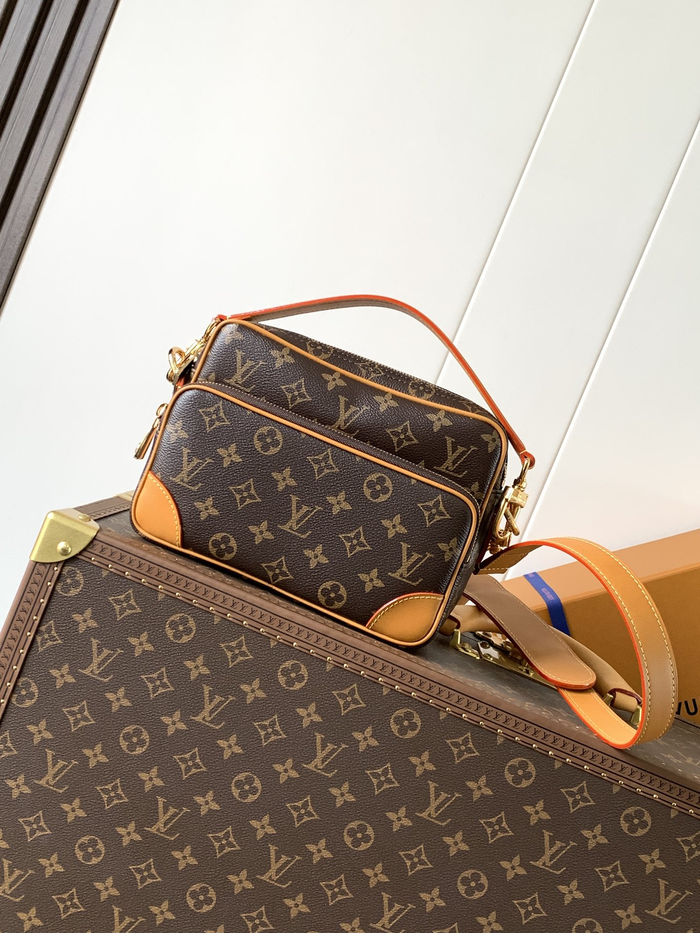 TOP Louis Vuitton LV Monogram Archive Nil Handbag 25*17.5*11cm - Brown