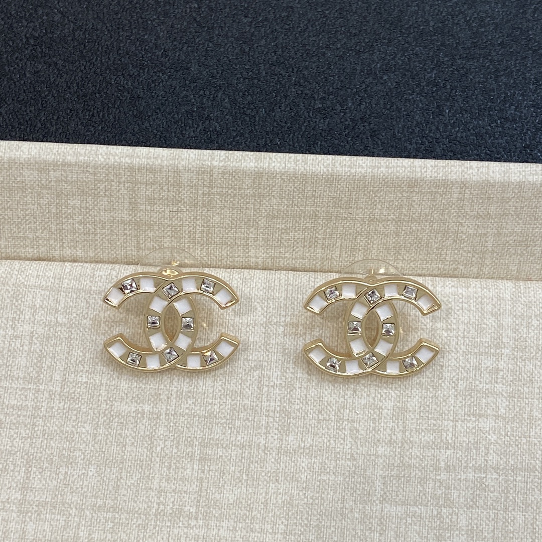 TOP CHANEL CC  Earrings- Gold