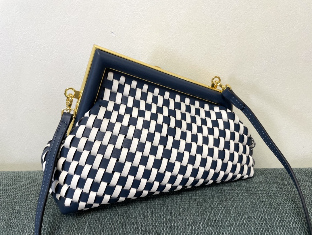 TOP FENDI Leather First Bags 26*9.5*18cm - Blue & White