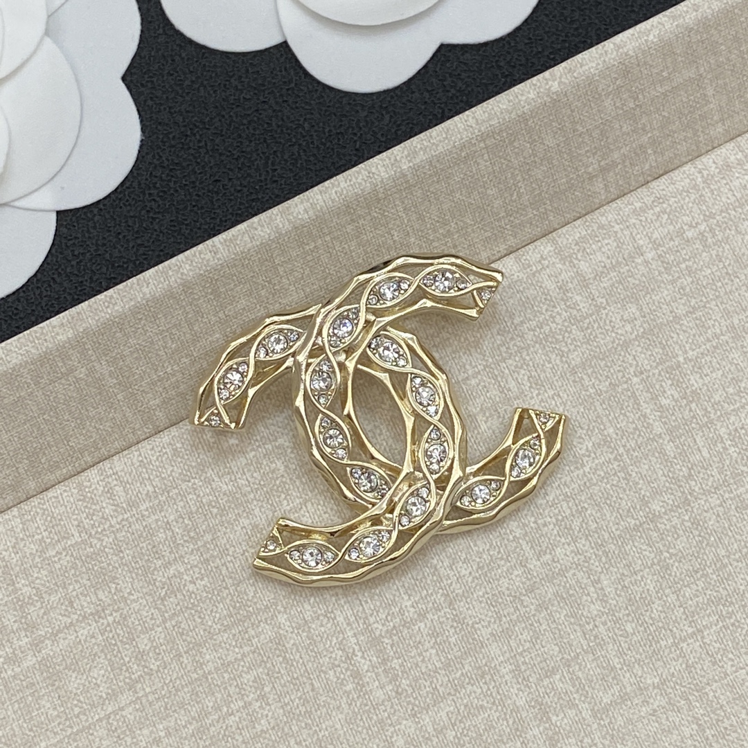 TOP CHANEL CC Brooch - Gold