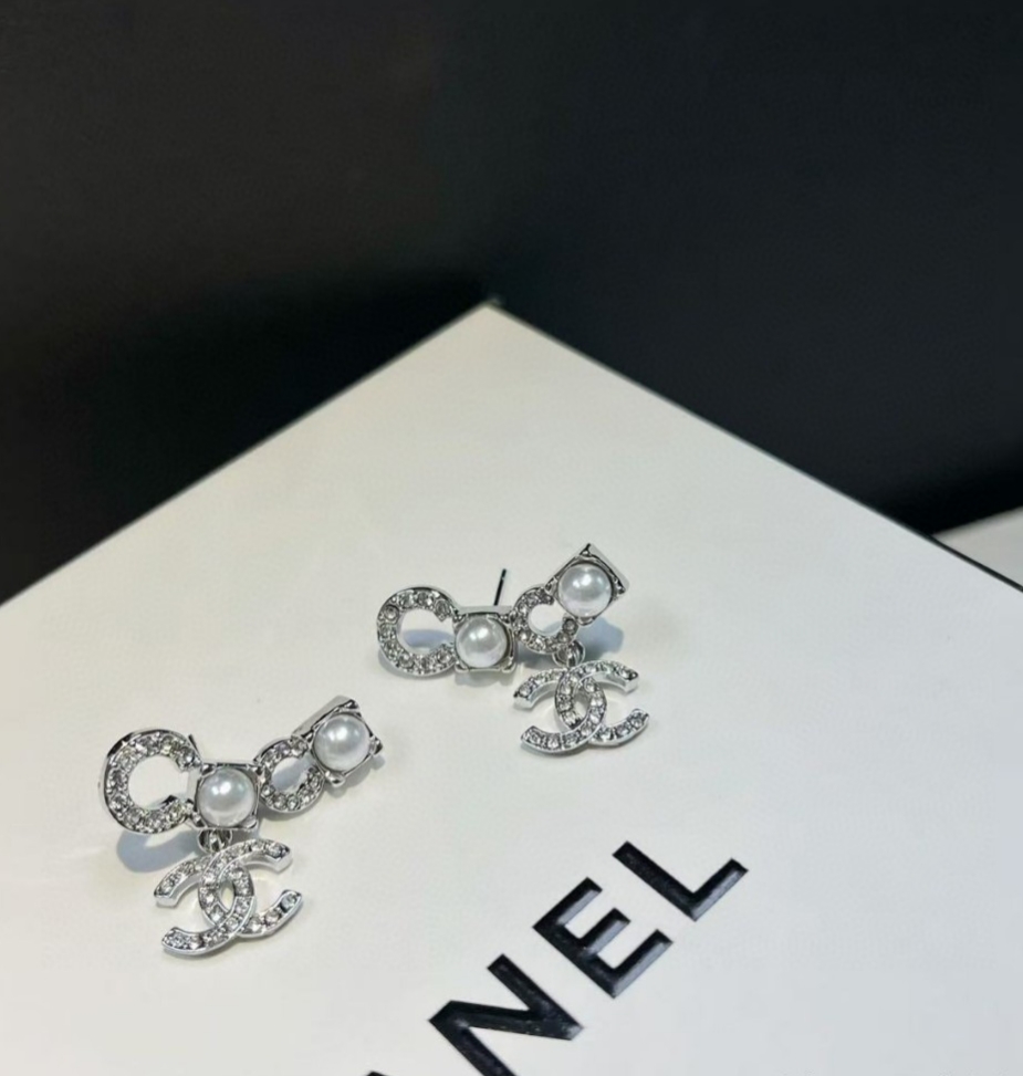 TOP CHANEL Earrings - Silver