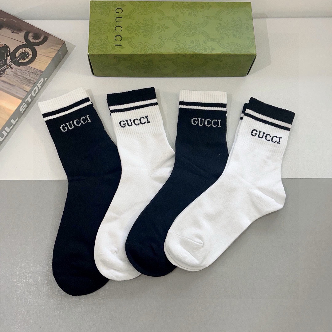 TOP GUCCI Socks - 4 Pieces as a Set