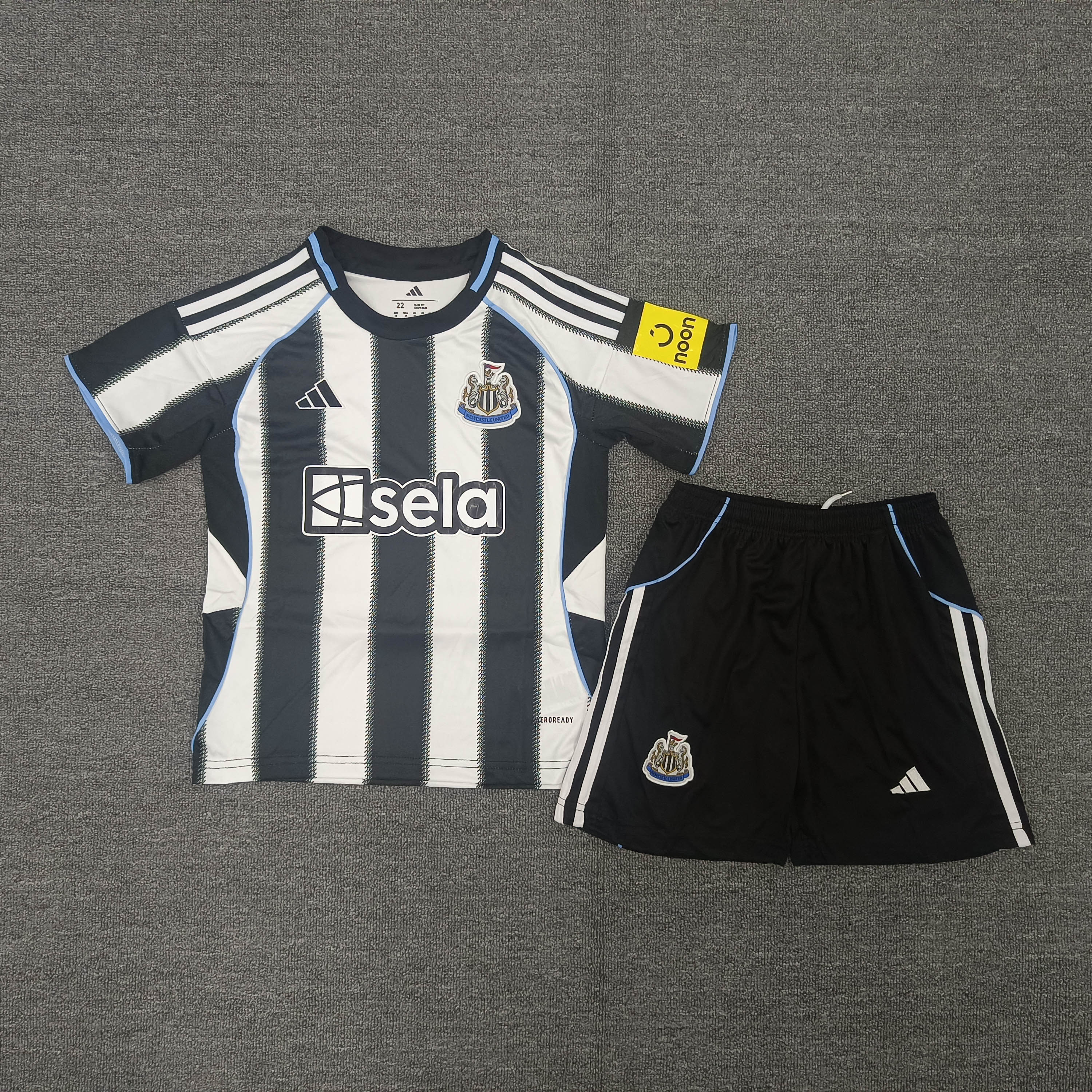 2025/2026 Newcastle United Home Football Jersey  Shirt 1:1 Thai Quality Kids Size