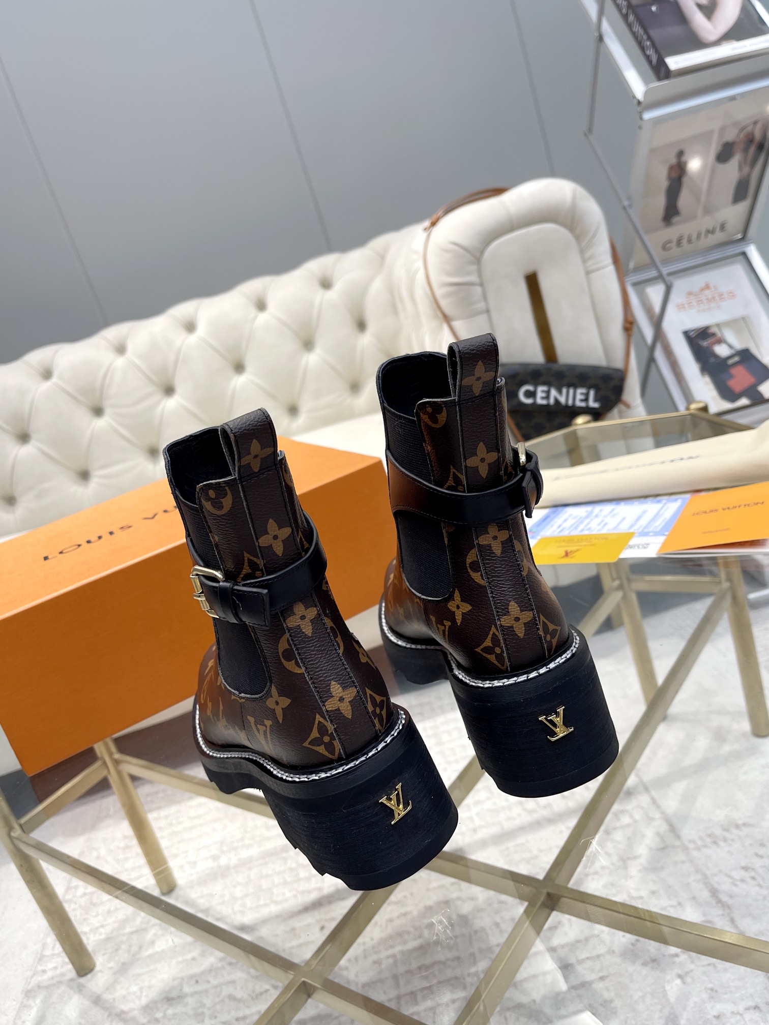 TOP Louis Vuitton LV Short Boots with Logo Leather Label - 4 Colors