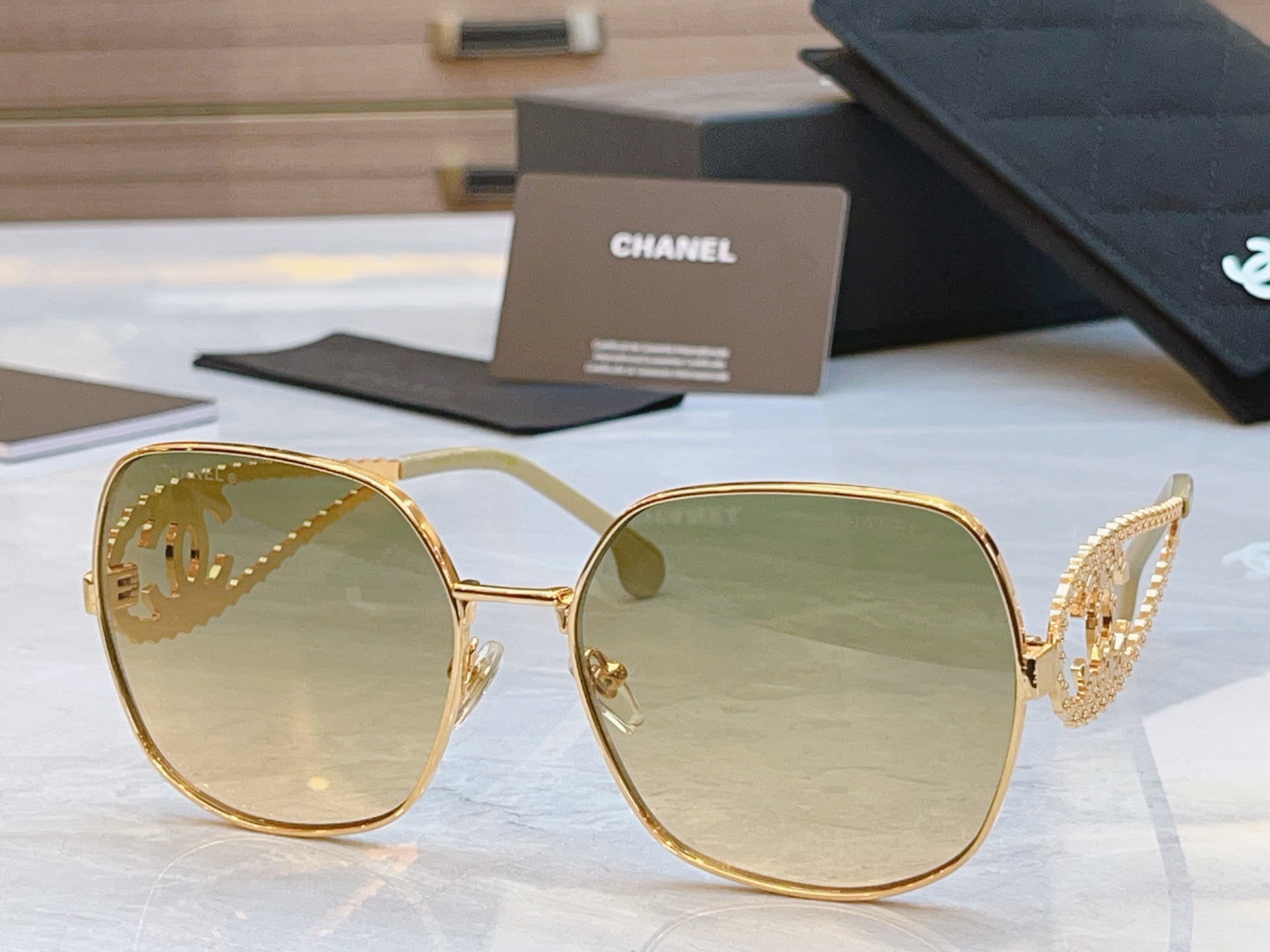 TOP CHANEL Sunglasses - 6 Colors