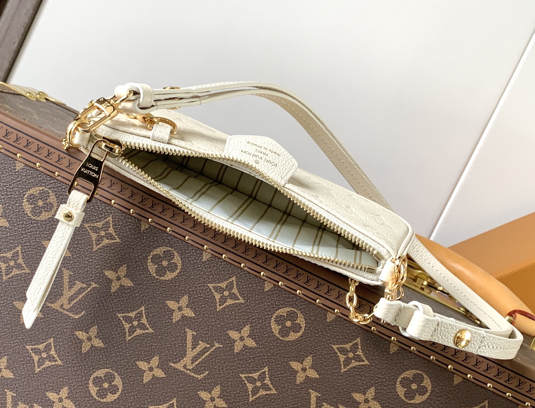 TOP Louis Vuitton LV Easy Pouch Bag Handbag  19*11.5*3cm - 3 Colour