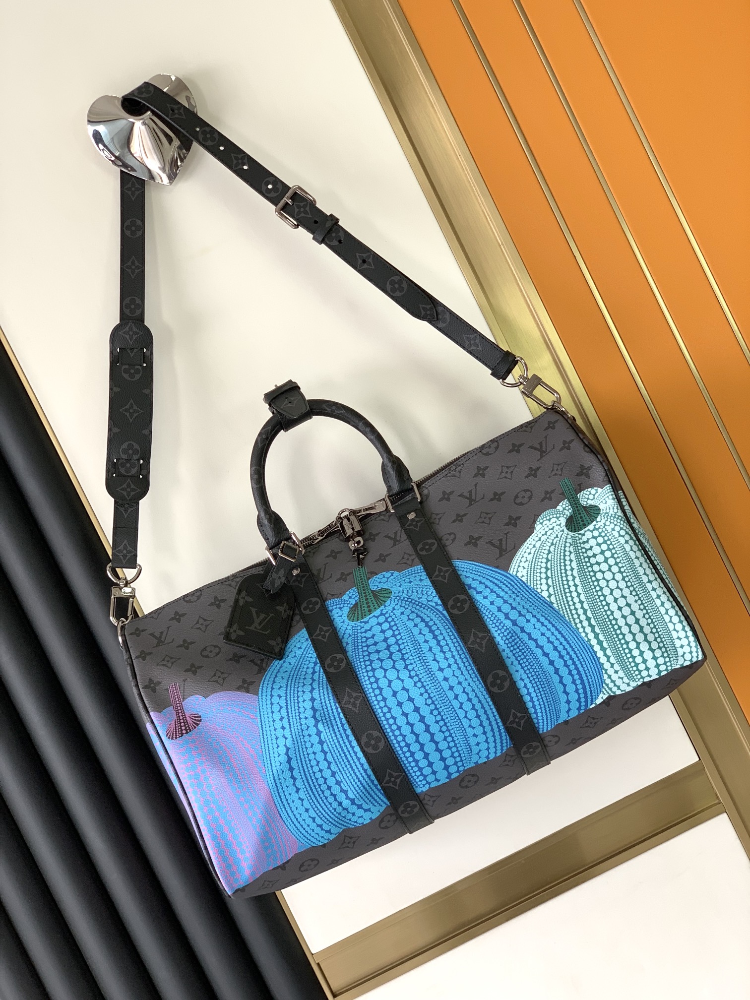 TOP Louis Vuitton LV Keepall Pumpkin Travel Bag Series 45x27x20cm - Black&SHW