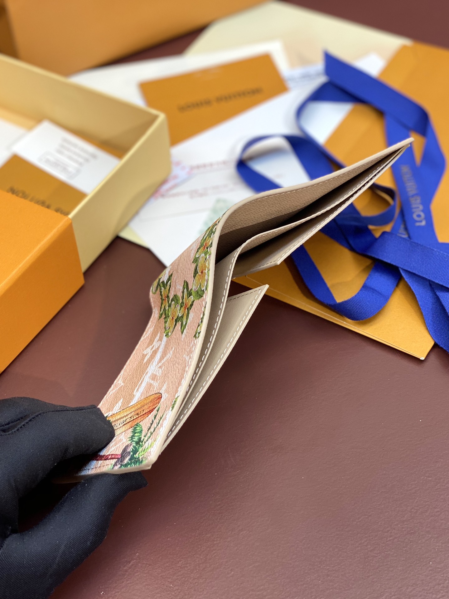 TOP Louis Vuitton LV  Monogram Surfin Wallet 11x8.5x2cm - Khaki