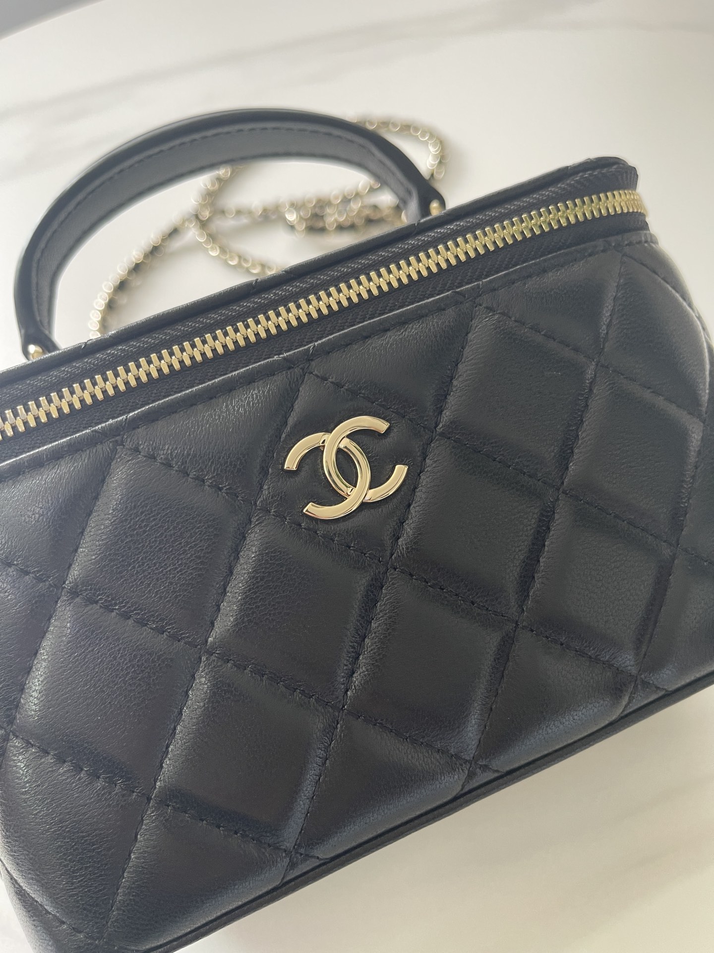 TOP CHANEL Vanity Case Bag 9.5x17x8𝖼𝗆  - Black&GHW