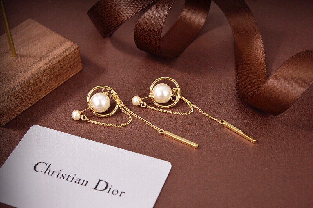 TOP Christian Dior pearl gold chain earrings