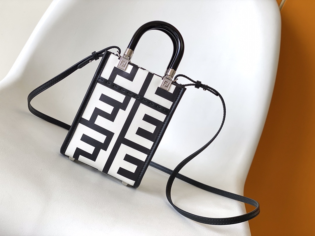 TOP FENDI X MARC JACOBS Vitello King Plexiglass Logo Print Mini Fendi Sunshine Shopper Tote Bag 13×6.5×18cm