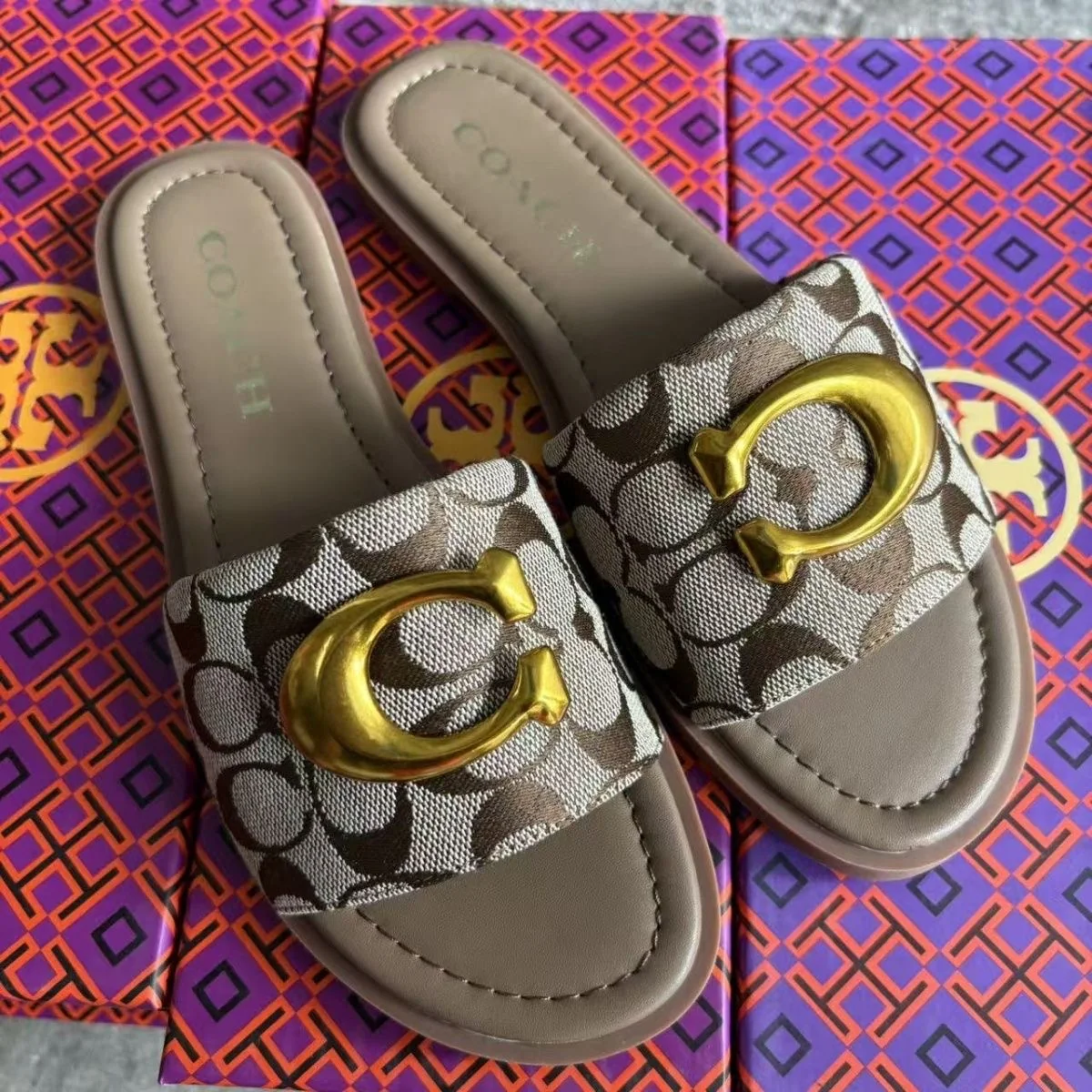 AAASandals Jacquard Pattern Flat Slides Women Gold Metal Decor Open Toe Summer Slippers