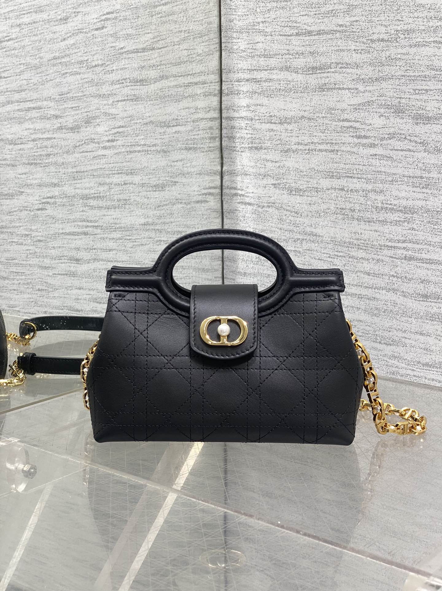 TOP Christian Dior  Jolie Top Handle Bag 18.5 x 13 x 8.5 cm - 3 Colors