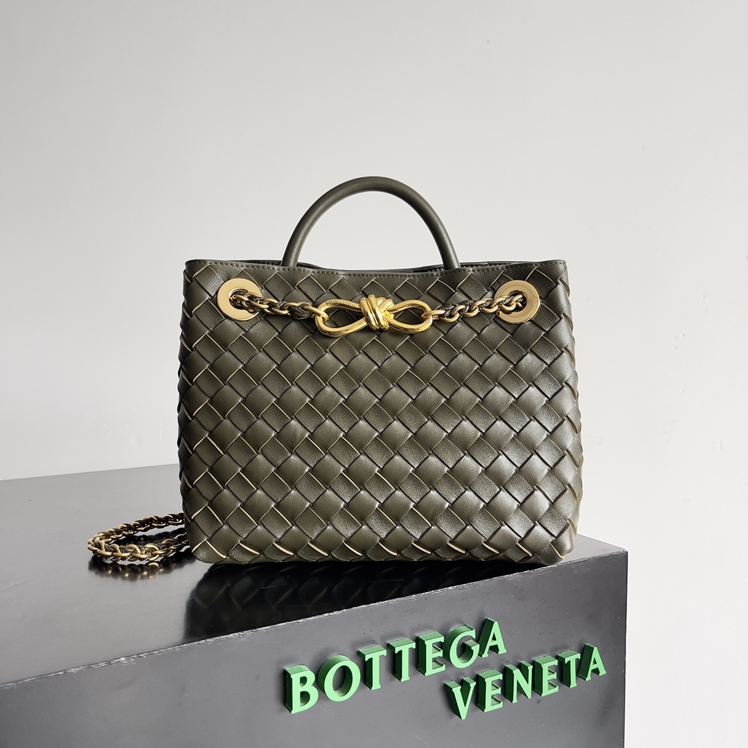 TOP Bottega Veneta BV Andiamo Bag 25 x 22 x 10.5 cm - Green