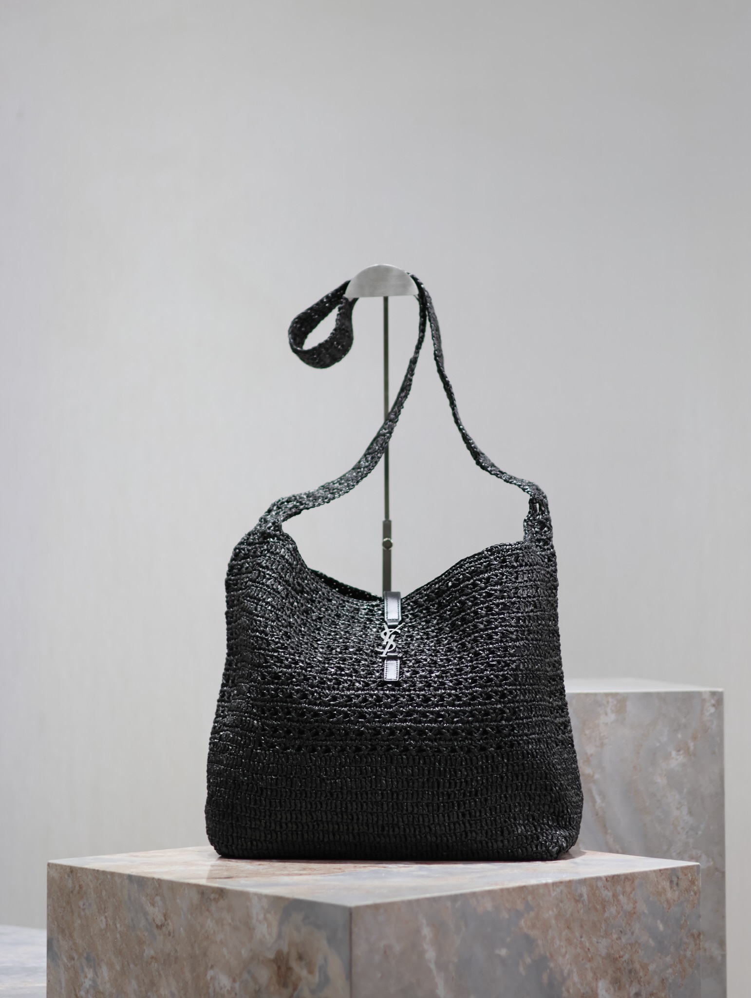 TOP Yves Saint Laurent YSL HOBO RAFFIA Handwoven LE 5 À 7 Bag 30 × 37 × 14 cm - Black